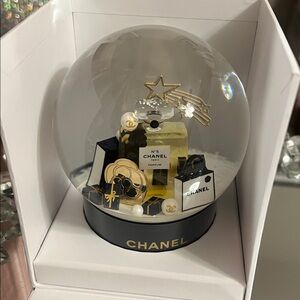 CHANEL Winter Snowglobe  Holiday 2025